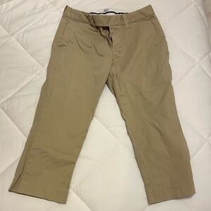 Gap Women's khaki Capri Stretch Pants Size 4